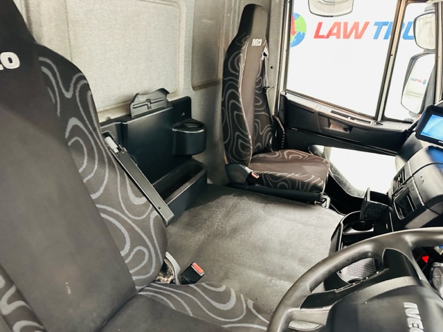 Iveco Stralis 310 Euro 6 6×2 Box Van