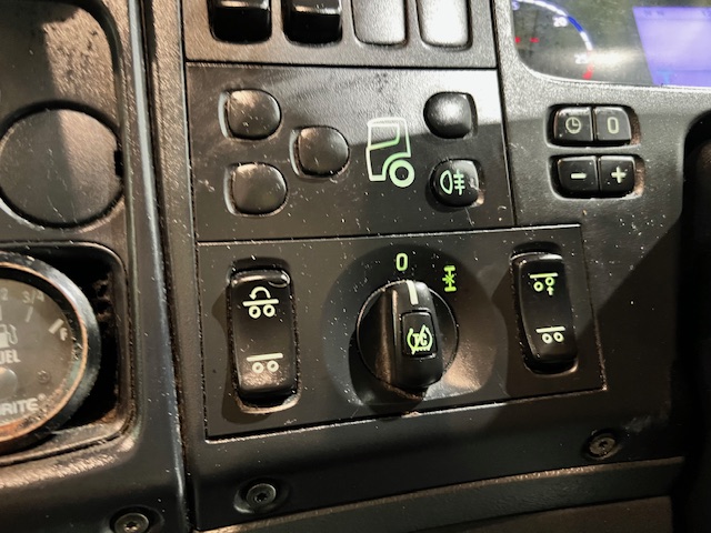 Scania P280 6×2 Rear Lift Day Cab Fridge Box