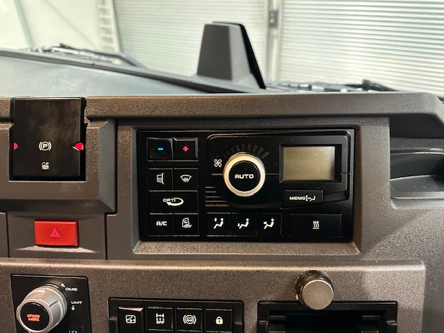 Renault T480 High 4×2 Tractor Unit