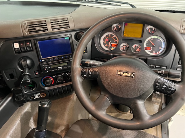 DAF CF85 360 8×4 Sleeper Cab Tipper Manual