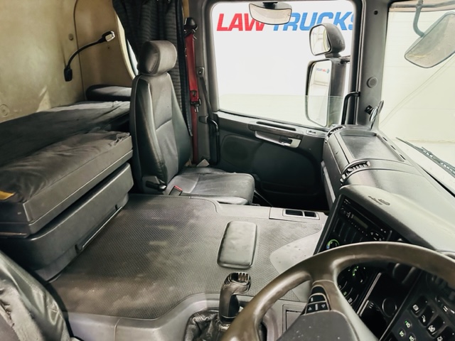 Scania P310 6×2 Sleeper Cab Curtainsider Manual