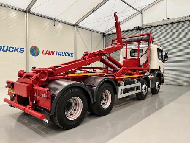 Scania P370 8×4 Rest Cab Hookloader Manual