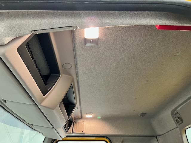 DAF LF 250 4×2 Sleeper Cab Gritter