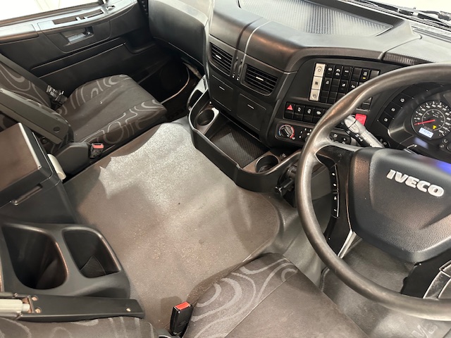 Iveco Stralis 360 6×2 Rear Steer Curtainsider