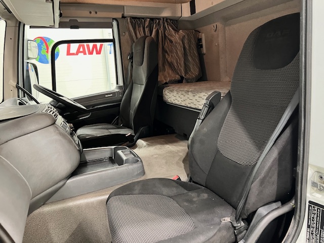 DAF CF 400 4×2 Sleeper Cab Tractor Unit