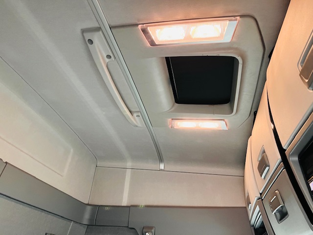 Renault T460 6×2 Midlift Tractor Unit