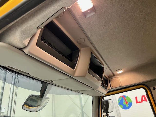 DAF LF 250 4×2 Sleeper Cab Gritter