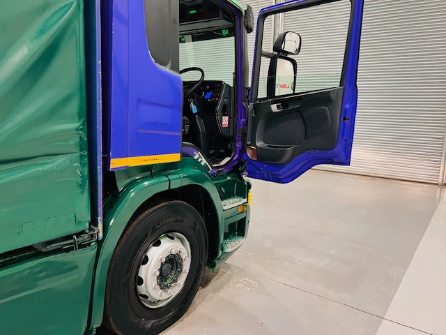 Scania P280 10 Tyre Rear Lift Curtainsider