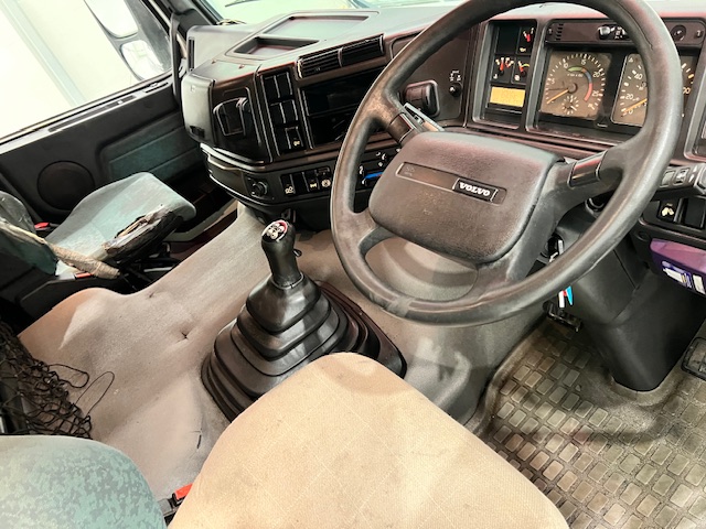 Volvo FM12 380 6×2 Midlift Tractor Unit Manual