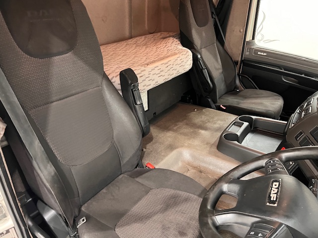 DAF CF 250 Sleeper Cab Curtainsider