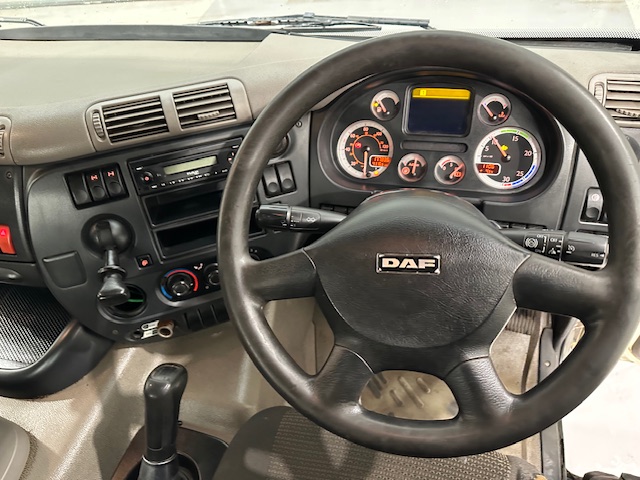 DAF CF75 310 6×4 Steel Tipper Grab Manual