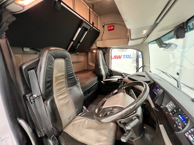 Volvo FH 500 6×2 Midlift Tractor Unit