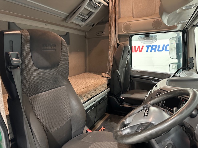 DAF XF 460 6×2 Rear Lift Tractor Unit Manual