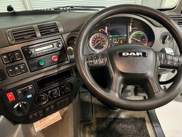 DAF CF 330 Rear Lift Day Cab Fridge Box
