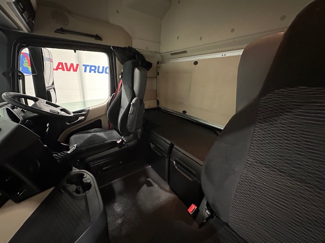 Mercedes Actros 2545 6×2 Midlift Tractor Unit
