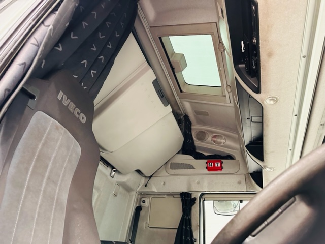 Iveco Stralis 450 4×2 Tractor Unit