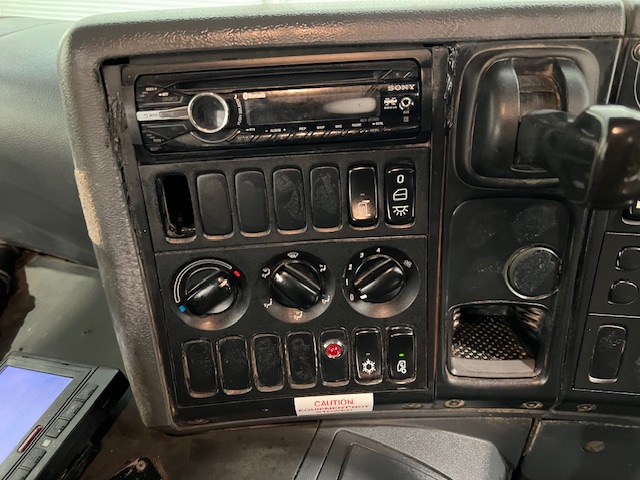 Scania P360 8×4 Day Cab Hookloader Manual
