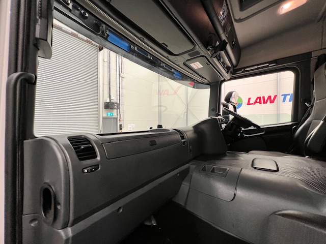 Scania P250 4×2 Sleeper Cab Fridge Box