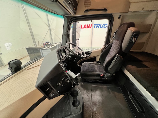 Mercedes Actros 2530 Rear Lift Sleeper Cab Curtainsider