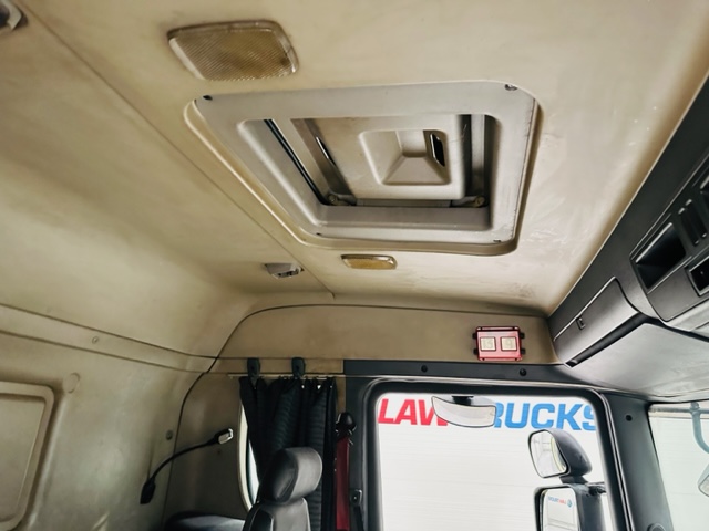 Scania P310 6×2 Sleeper Cab Curtainsider Manual