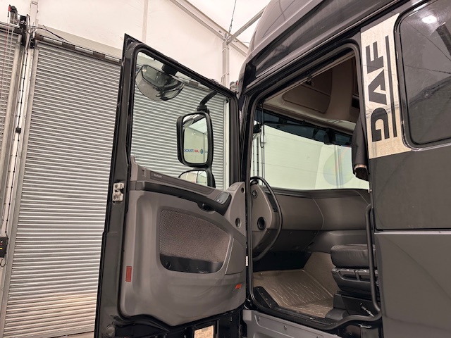DAF XF 510 6×2 Midlift Tractor Unit