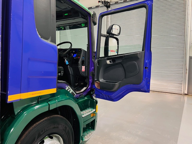 Scania P280 10 Tyre Rear Lift Curtainsider