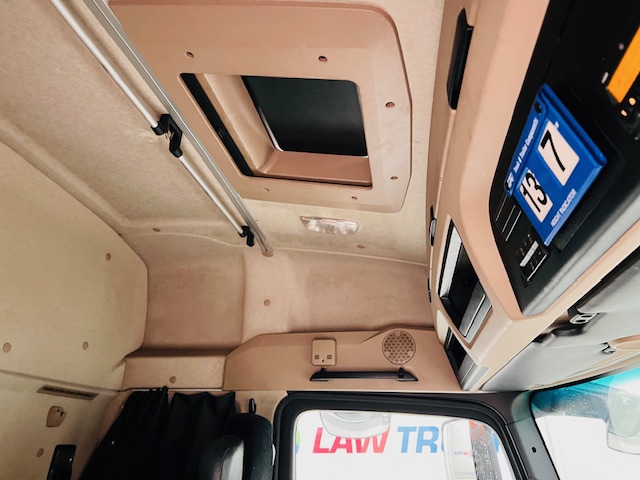 Mercedes Actros 1830 Sleeper Cab Curtainsider
