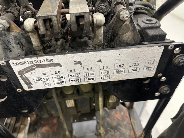 Volvo FH 440 6×2 Rear Lift Brick Grab Drawbar
