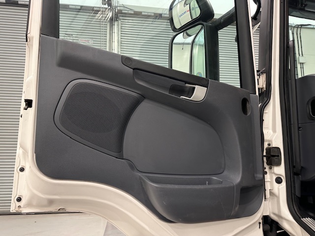 Scania P250 4×2 Sleeper Cab Curtainsider