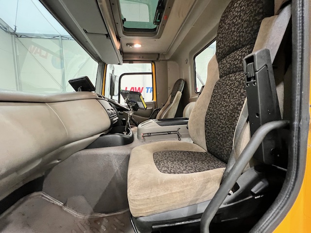 DAF CF75 310 6×4 Day Cab Gritter