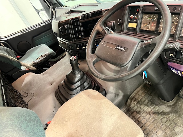 Volvo FM12 380 6×2 Midlift Tractor Unit Manual