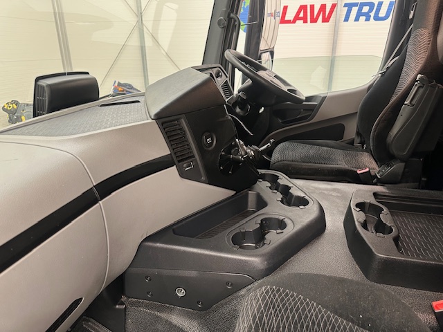 Mercedes Actros 1824 4×2 Day Cab Box Van