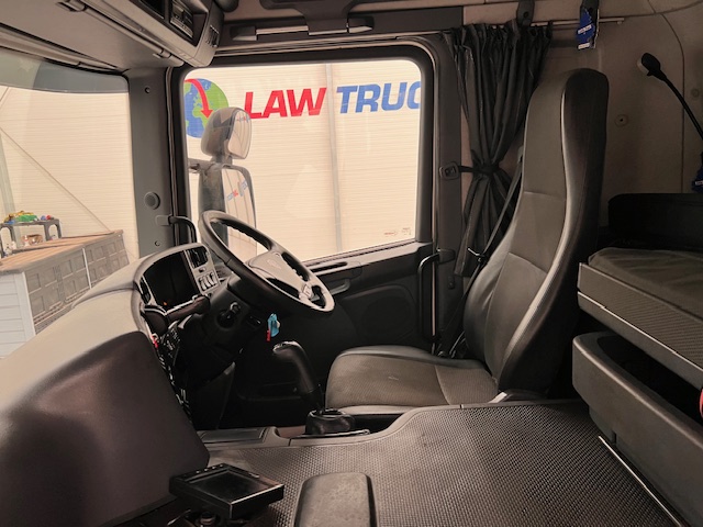 Scania P250 4×2 Sleeper Cab Box Van Manual