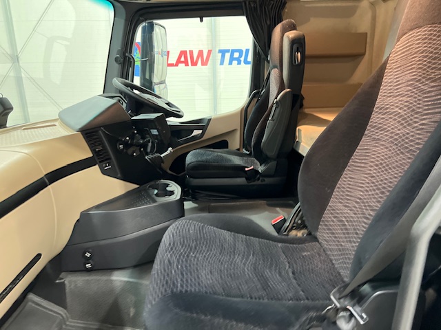 Mercedes Actros 2530 6×2 Sleeper Cab Curtainsider