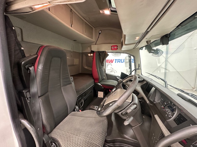 Volvo FH 500 6×2 Midlift Tractor Unit