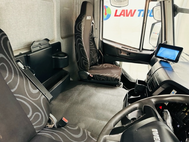 Iveco Stralis 310 Euro 6 6×2 Box Van