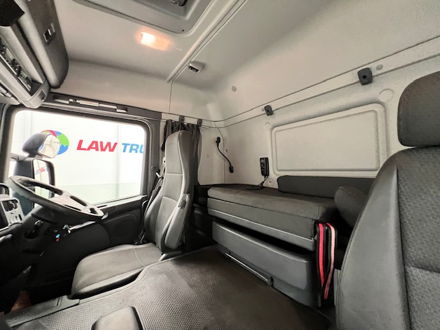 Scania P250 4×2 Sleeper Cab Fridge Box