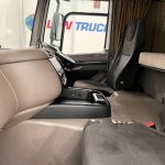 DAF CF75 310 Rear Lift Sleeper Cab Curtainsider - thumbnail