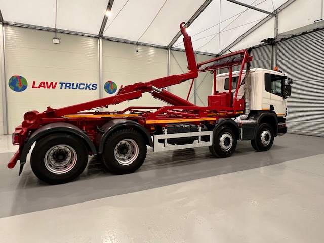 Scania P370 8×4 Rest Cab Hookloader Manual