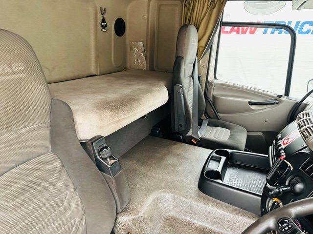 DAF CF65 250 Sleeper Cab Curtainsider