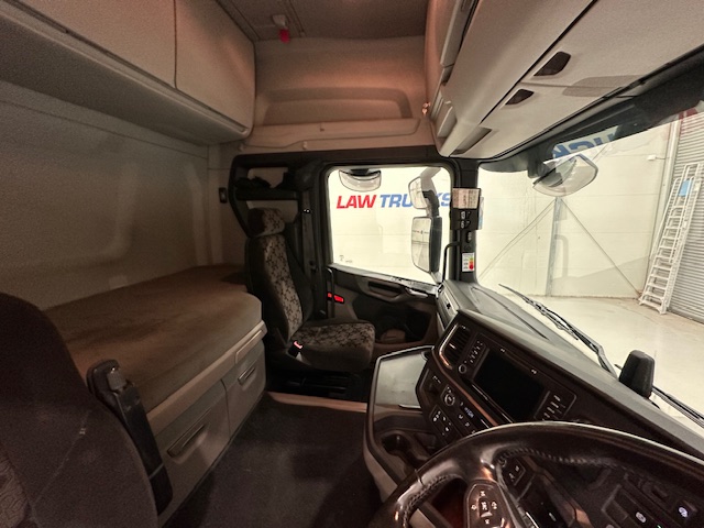 Scania R450 6×2 Midlift Highline Tractor Unit