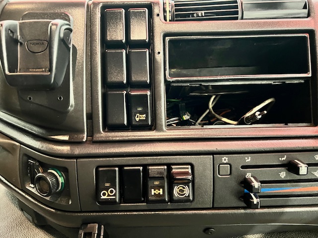 Volvo FM12 380 6×2 Midlift Tractor Unit Manual