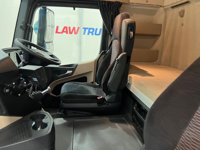 Mercedes Actros 2530 6×2 Sleeper Cab Curtainsider