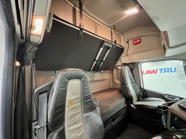 Volvo FH 500 6×2 Midlift Tractor Unit