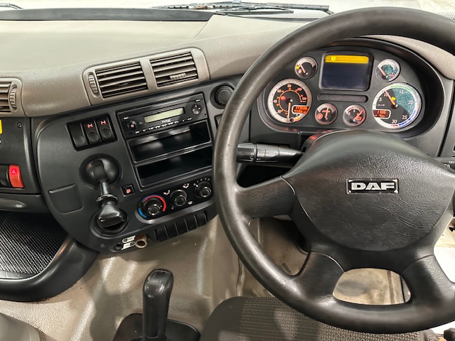 DAF CF75 310 6×4 Steel Tipper Grab Manual