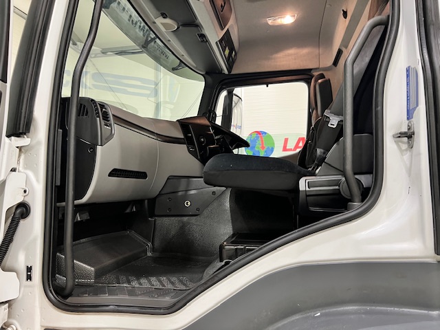Mercedes Antos 1827 Day Cab Fridge Box