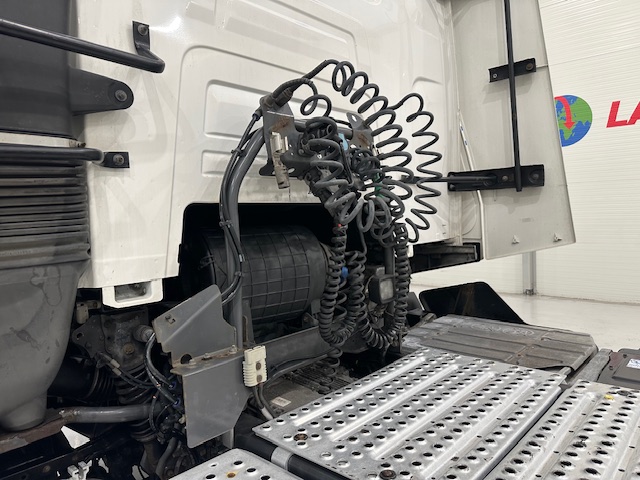 Renault T460 6×2 Midlift Tractor Unit