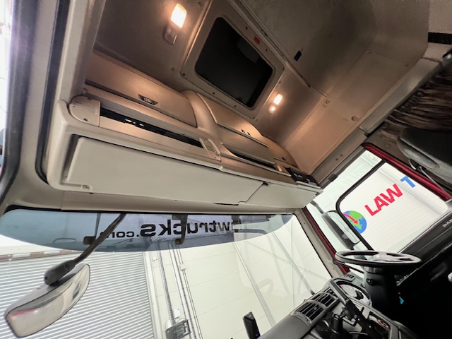 DAF CF 290 6×2 Rear Lift Sleeper Cab Curtainsider