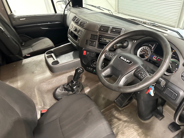 DAF CF 330 6×2 10 Tyre Sleeper Cab Curtainsider