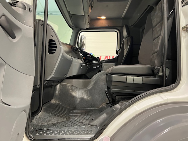 Mercedes Axor 1824 Day Cab Curtainsider
